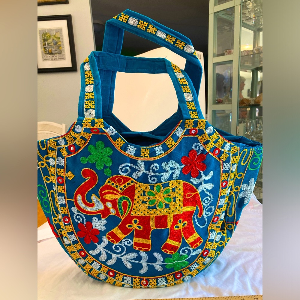 12X16 bag. Adorable.